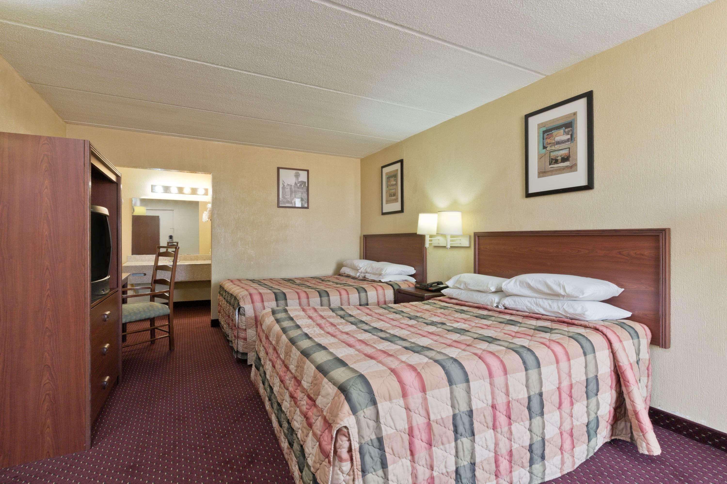 Knights Inn Brenham Ngoại thất bức ảnh
