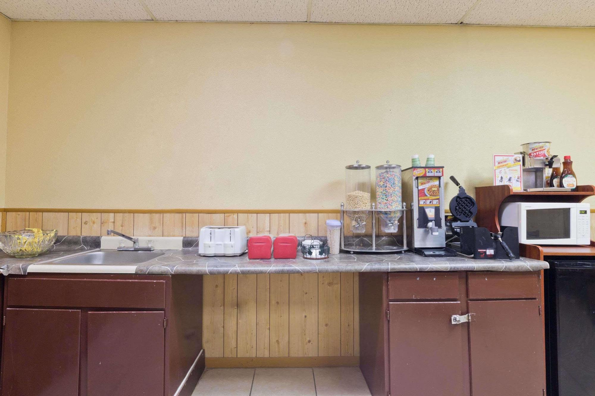 Knights Inn Brenham Ngoại thất bức ảnh